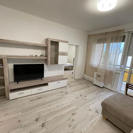 Malompark Apartman With Free Parking Ντέμπρετσεν Εξωτερικό φωτογραφία