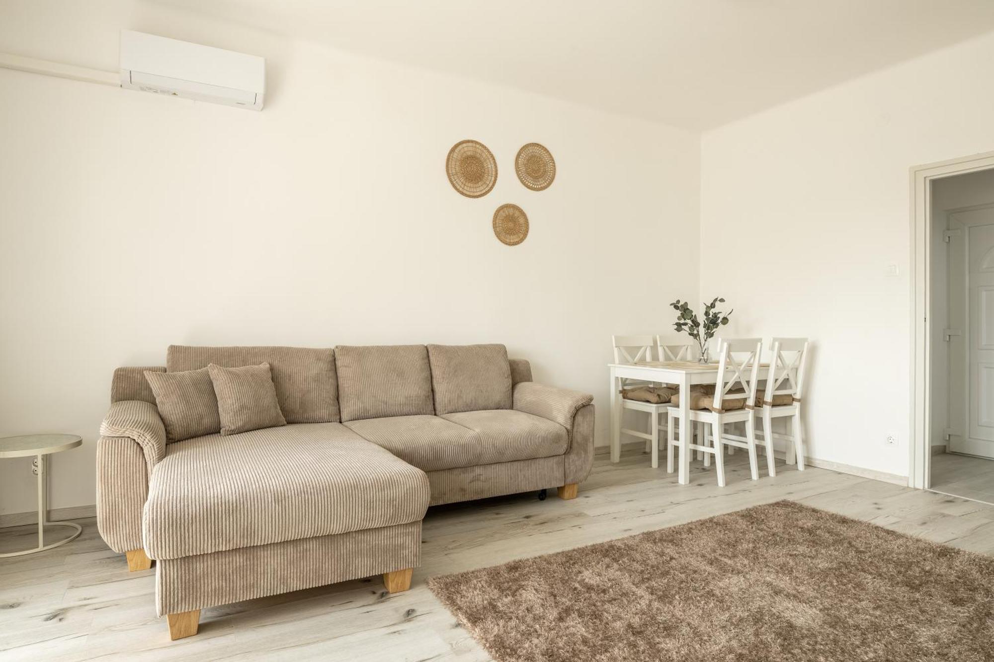 Malompark Apartman With Free Parking Ντέμπρετσεν Εξωτερικό φωτογραφία