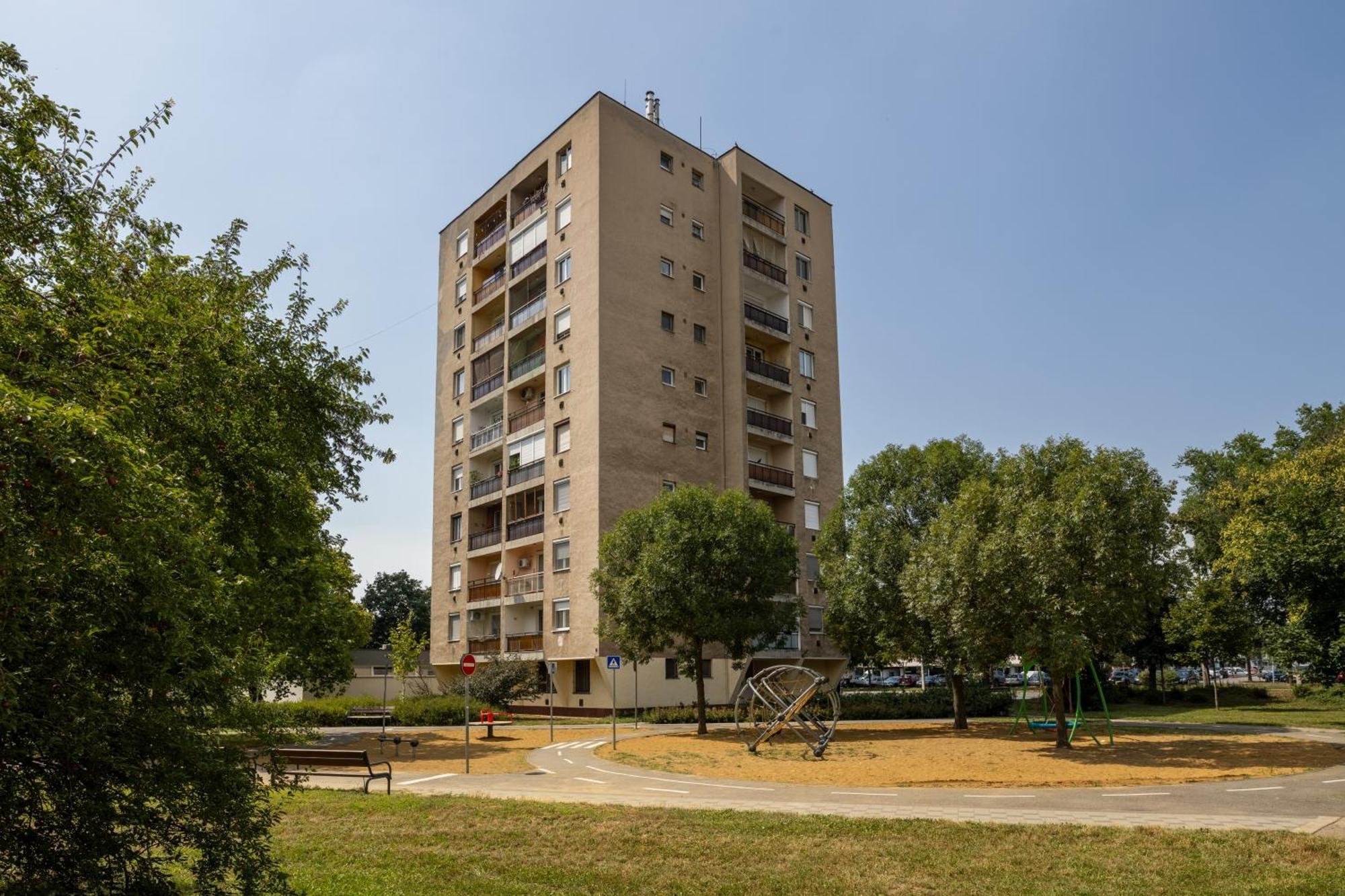Malompark Apartman With Free Parking Ντέμπρετσεν Εξωτερικό φωτογραφία