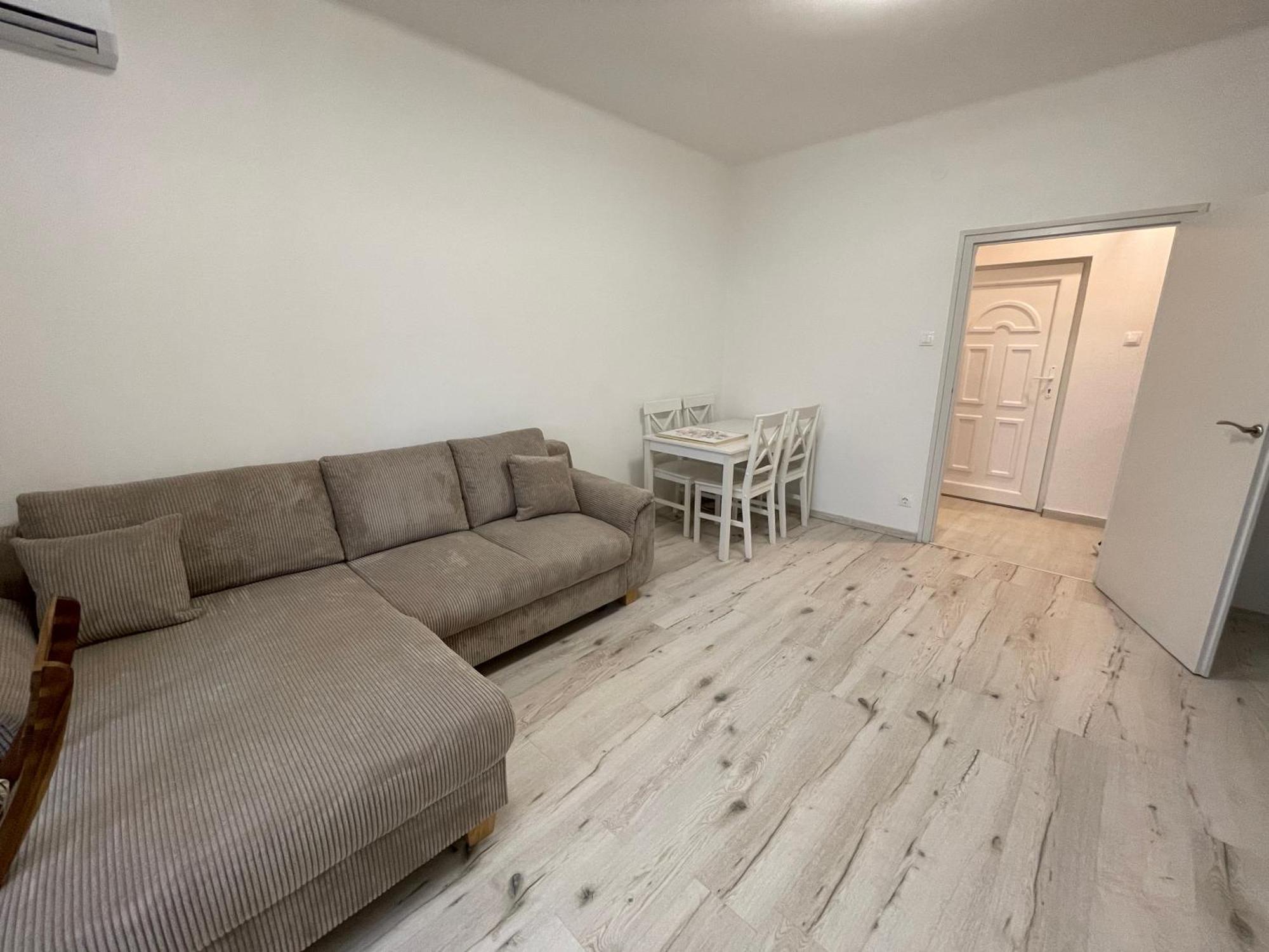 Malompark Apartman With Free Parking Ντέμπρετσεν Εξωτερικό φωτογραφία